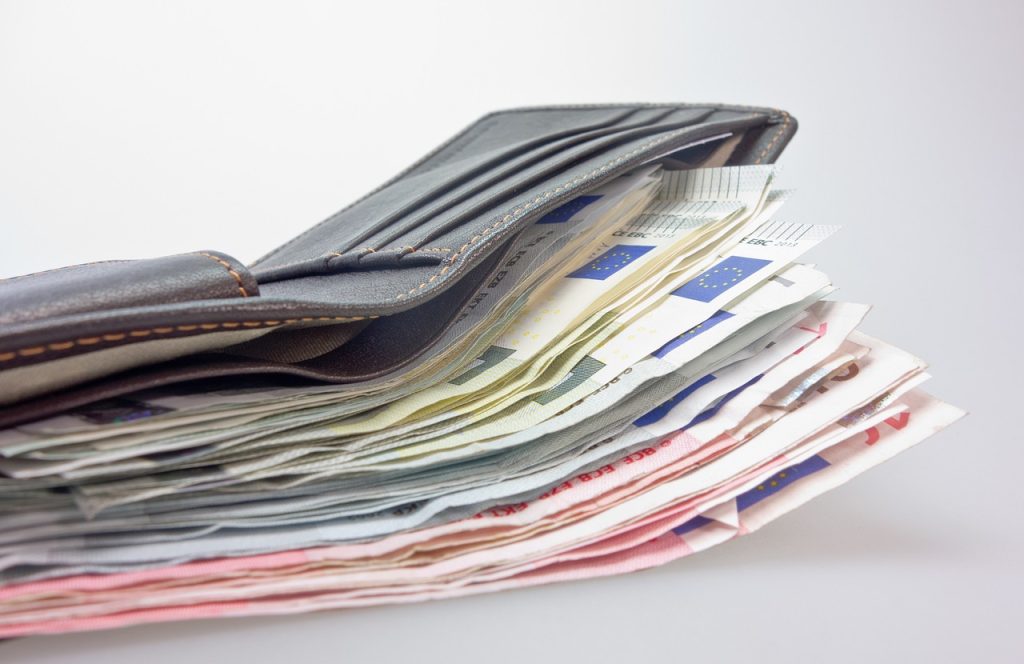 money wallet banknotes euro 494163