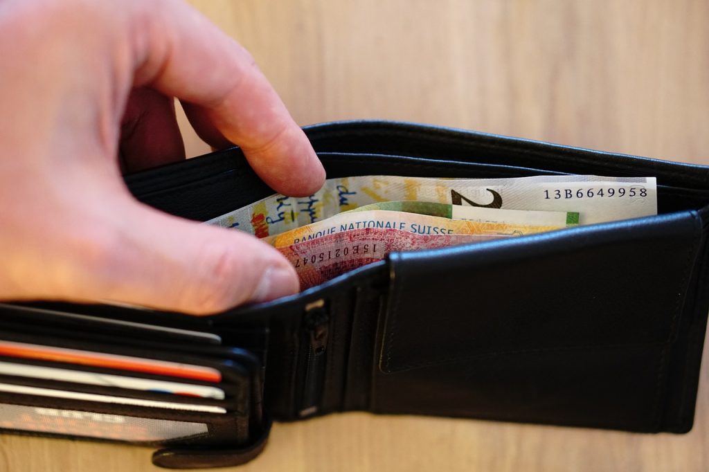 wallet money leather hand payout 3406959
